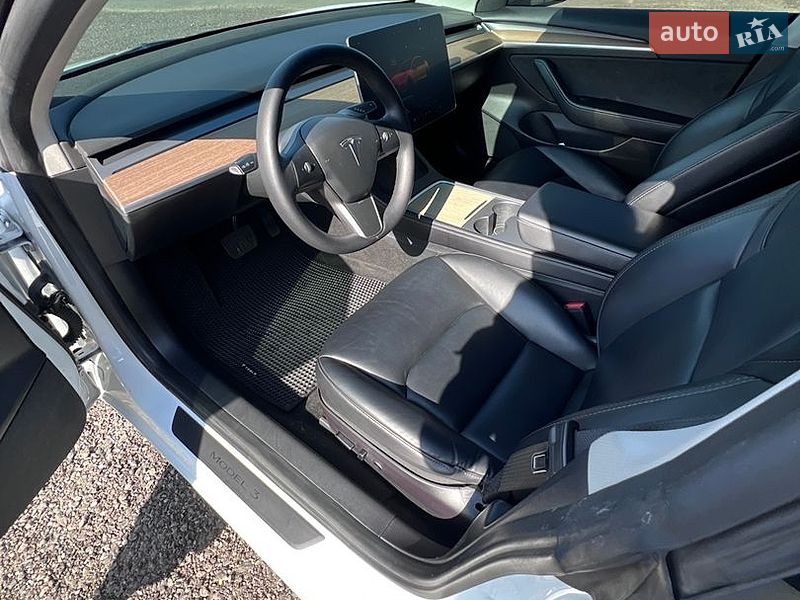 Седан Tesla Model 3 2022 в Полтаві