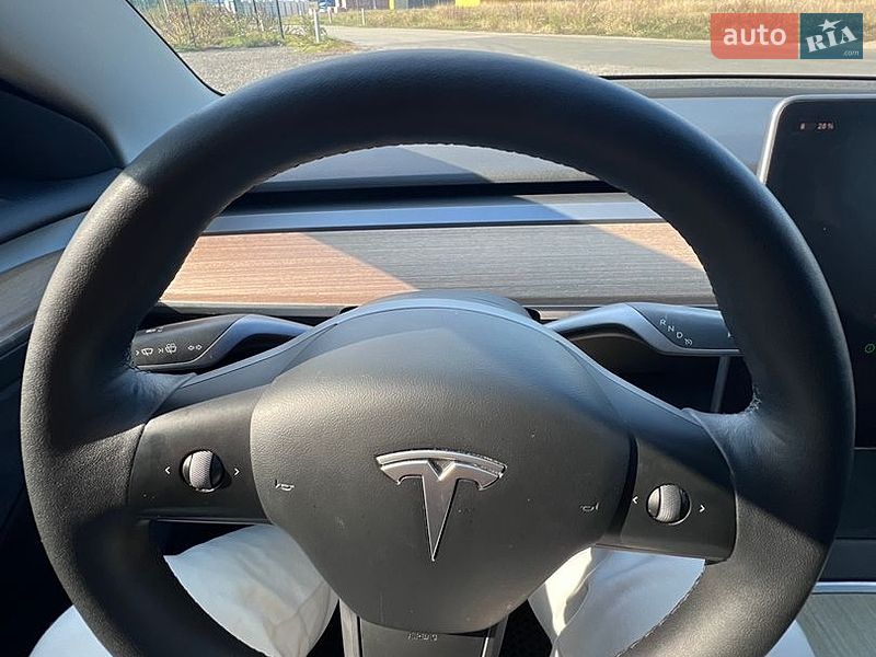 Седан Tesla Model 3 2022 в Полтаві