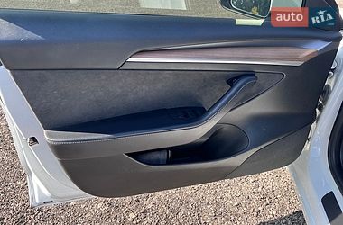 Седан Tesla Model 3 2022 в Полтаві