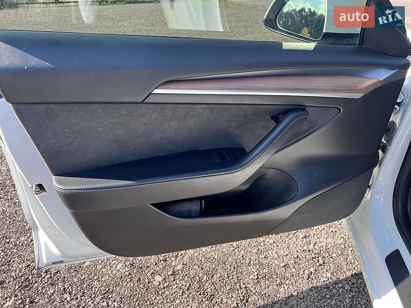 Седан Tesla Model 3 2022 в Полтаві