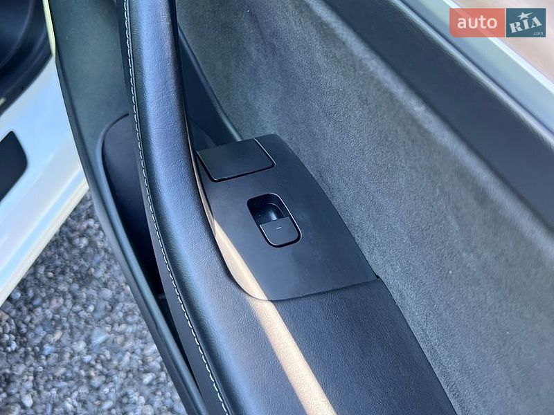 Седан Tesla Model 3 2022 в Полтаві