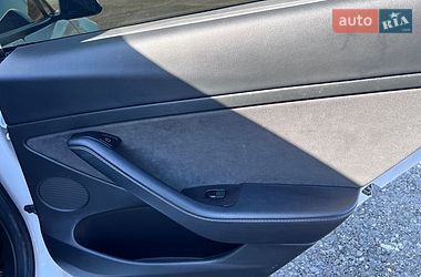 Седан Tesla Model 3 2022 в Полтаві