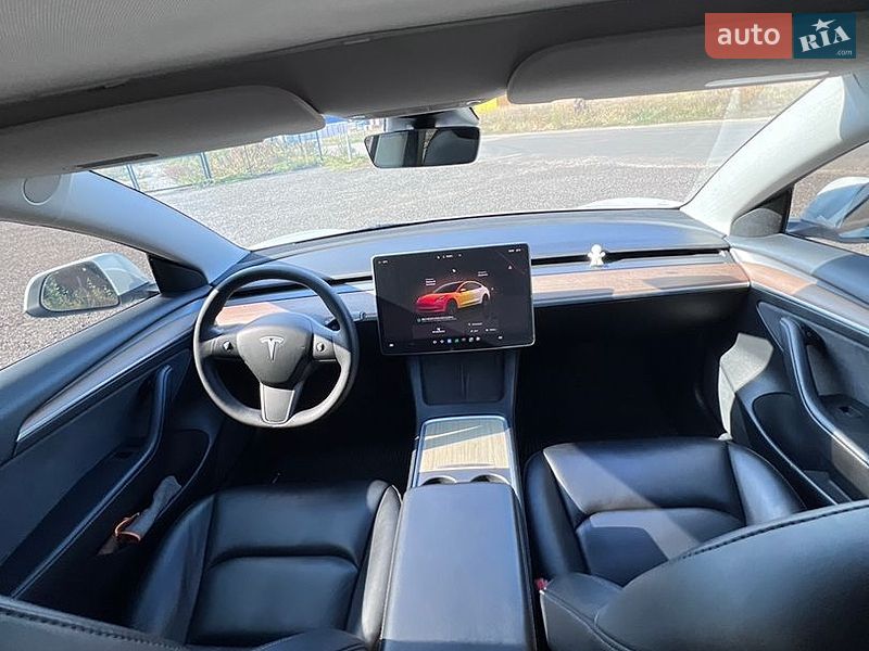 Седан Tesla Model 3 2022 в Полтаві