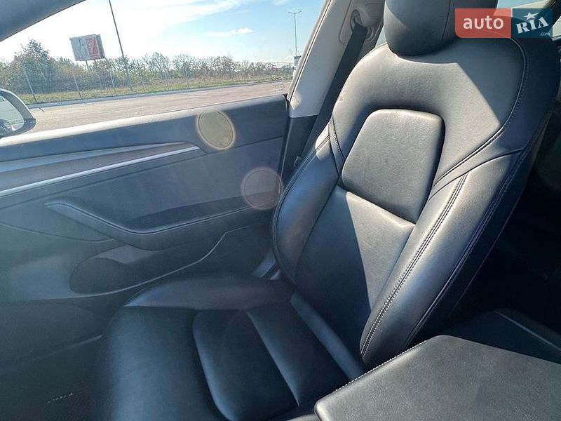 Седан Tesla Model 3 2022 в Полтаві