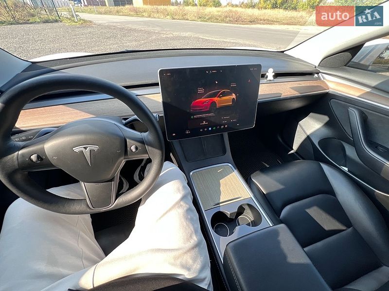Седан Tesla Model 3 2022 в Полтаві