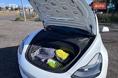 Седан Tesla Model 3 2022 в Полтаві