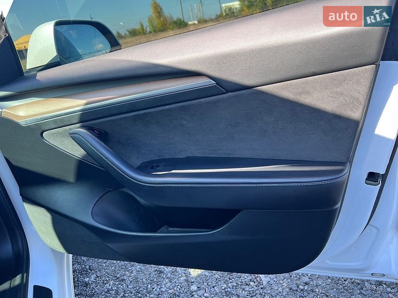 Седан Tesla Model 3 2022 в Полтаві