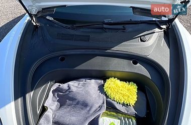 Седан Tesla Model 3 2022 в Полтаві