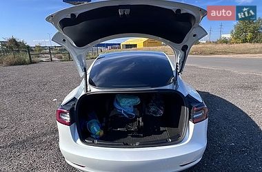 Седан Tesla Model 3 2022 в Полтаві