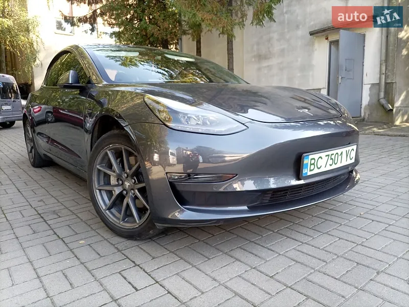 Tesla Model 3 2021