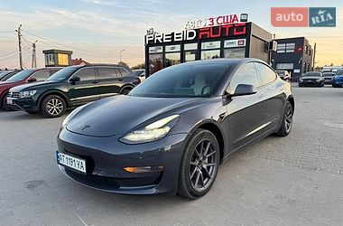 Седан Tesla Model 3 2022 в Львове Седан Tesla Model 3 2022 в Львове