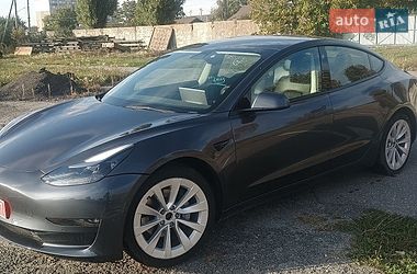 Tesla Model 3  2022