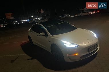 Tesla Model 3  2021