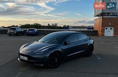 Tesla Model 3  2021