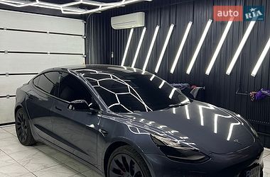 Tesla Model 3  2023