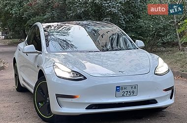 Tesla Model 3 2019