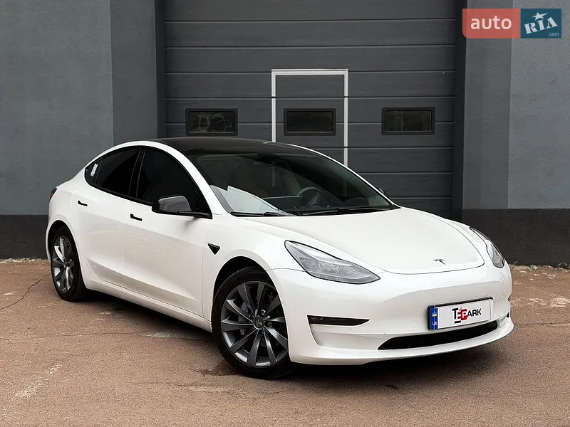 Tesla Model 3 2021