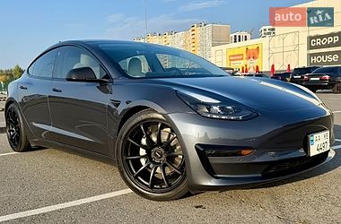 Tesla Model 3  2022