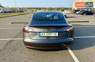 Седан Tesla Model 3 2022 в Києві