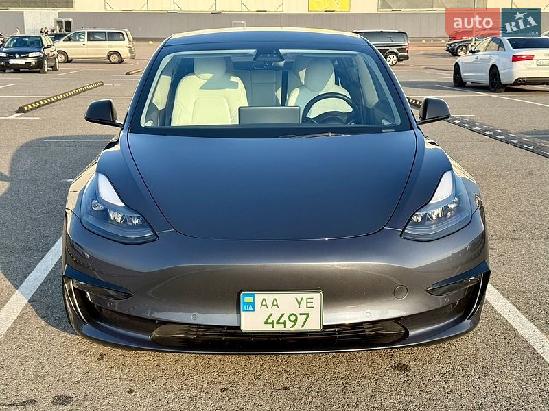 Седан Tesla Model 3 2022 в Києві