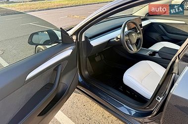 Седан Tesla Model 3 2022 в Києві