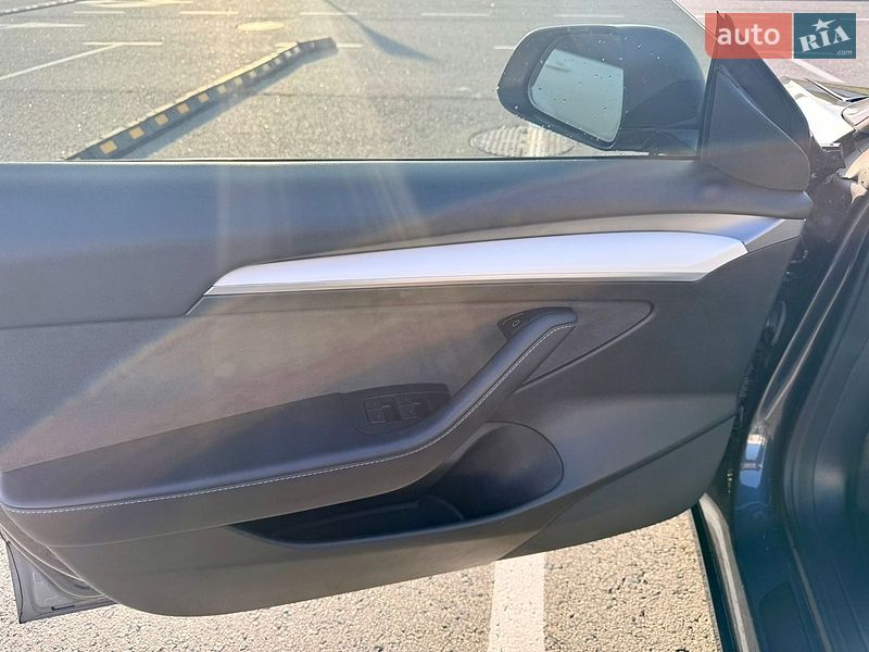 Седан Tesla Model 3 2022 в Києві