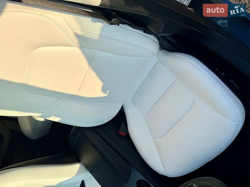 Седан Tesla Model 3 2022 в Києві