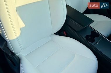 Седан Tesla Model 3 2022 в Києві