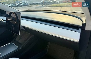 Седан Tesla Model 3 2022 в Києві