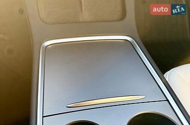 Седан Tesla Model 3 2022 в Києві