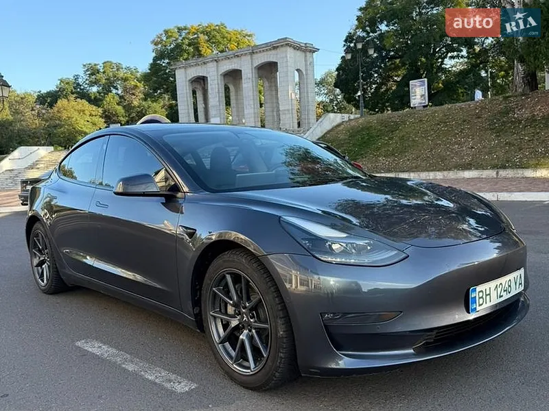 Tesla Model 3 2021