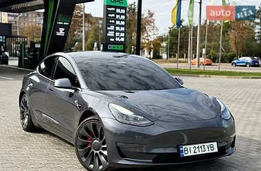 Tesla Model 3  2022