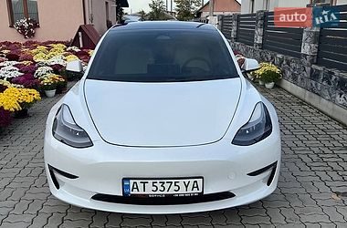 Седан Tesla Model 3 2022 в Долине Седан Tesla Model 3 2022 в Долине