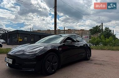 Tesla Model 3  2019