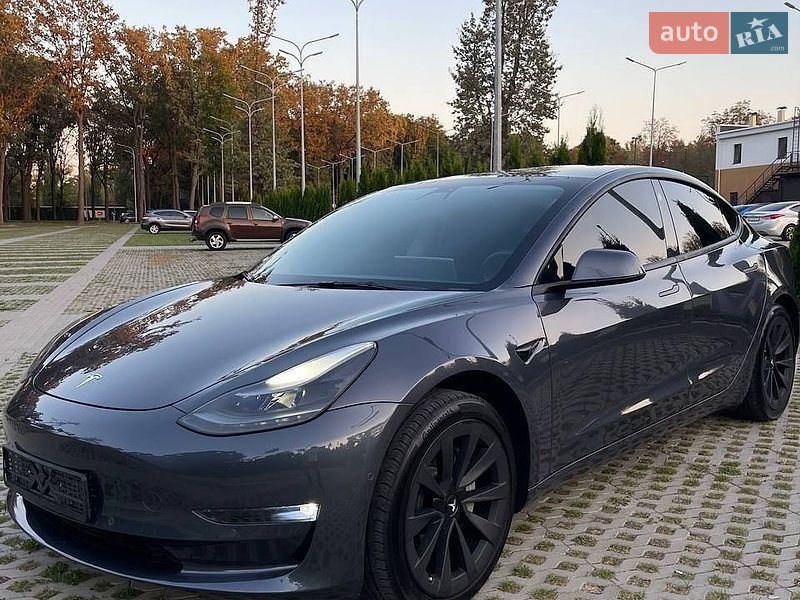 Tesla Model 3 2022