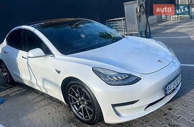 Tesla Model 3  2018