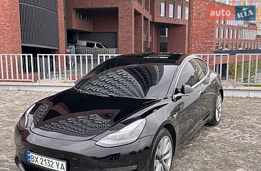 Tesla Model 3  2019
