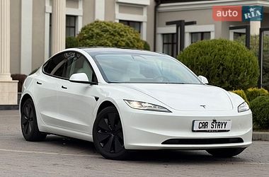 Tesla Model 3  2025