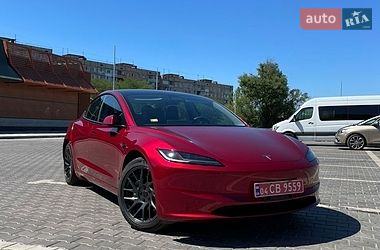 Tesla Model 3  2025