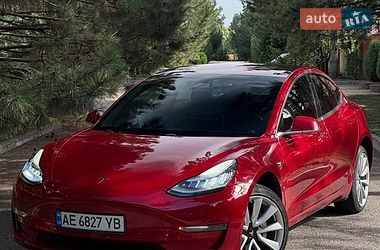 Tesla Model 3  2018