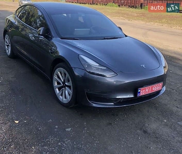 Tesla Model 3 2022