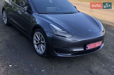Tesla Model 3  2022