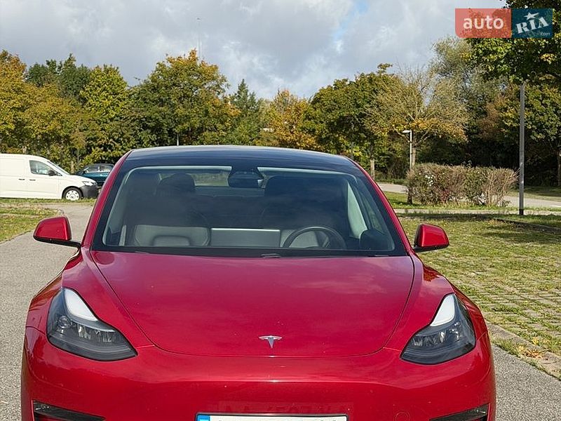 Седан Tesla Model 3 2021 в Одесі