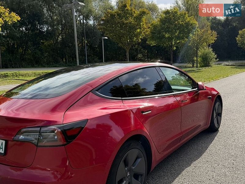 Седан Tesla Model 3 2021 в Одесі