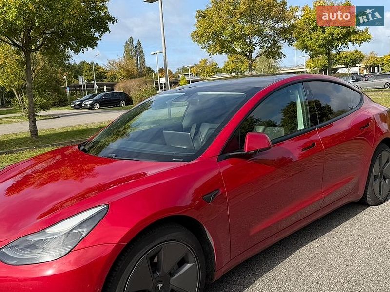 Седан Tesla Model 3 2021 в Одесі