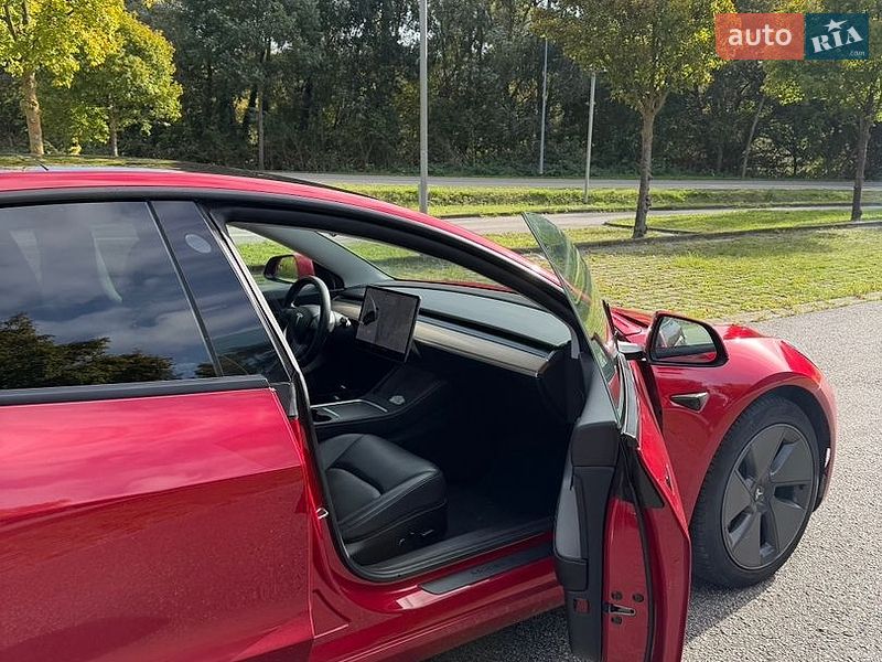Седан Tesla Model 3 2021 в Одесі