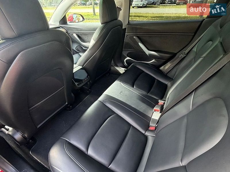 Седан Tesla Model 3 2021 в Одесі