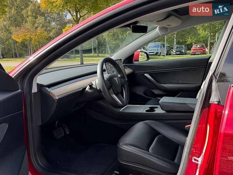 Седан Tesla Model 3 2021 в Одесі