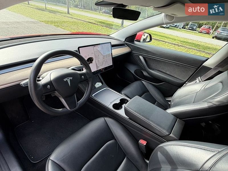 Седан Tesla Model 3 2021 в Одесі
