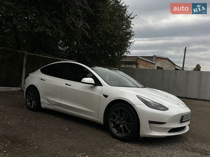 Tesla Model 3 2021